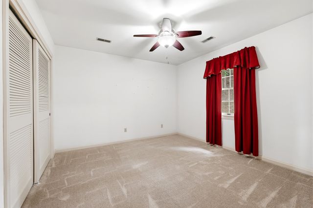 68 Camelot Drive, Huntington, WV 25705