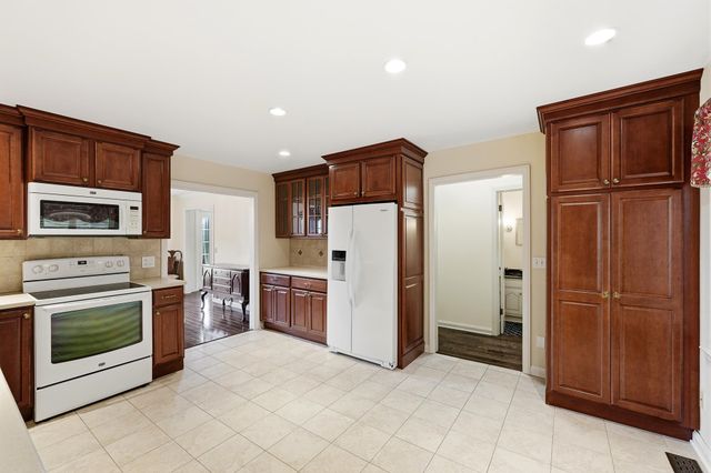 68 Camelot Drive, Huntington, WV 25705