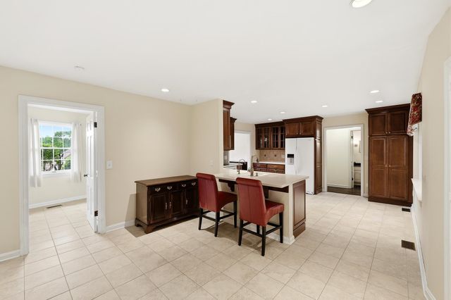 68 Camelot Drive, Huntington, WV 25705
