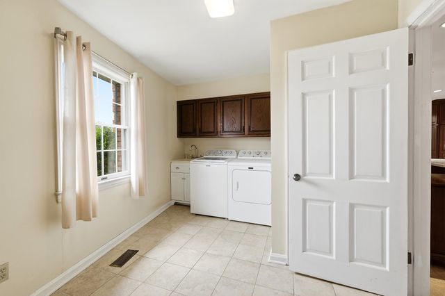 68 Camelot Drive, Huntington, WV 25705