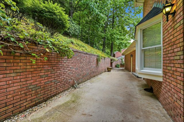 68 Camelot Drive, Huntington, WV 25705