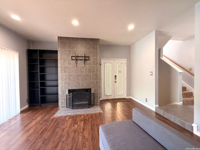 8642 Fredericksburg Rd Apt 701, San Antonio, TX 78240