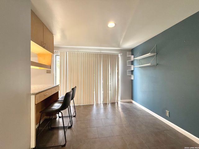 8642 Fredericksburg Rd Apt 701, San Antonio, TX 78240