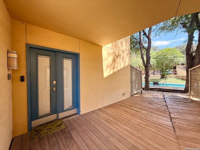 8642 Fredericksburg Rd Apt 701, San Antonio, TX 78240