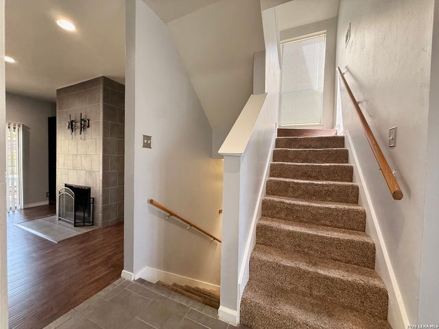 8642 Fredericksburg Rd Apt 701, San Antonio, TX 78240