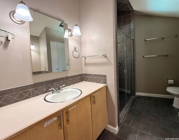 8642 Fredericksburg Rd Apt 701, San Antonio, TX 78240