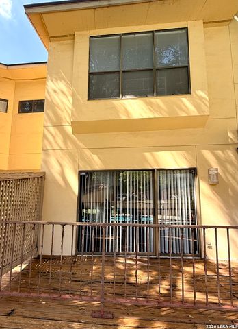 8642 Fredericksburg Rd Apt 701, San Antonio, TX 78240