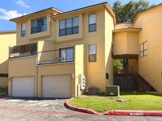 8642 Fredericksburg Rd Apt 701, San Antonio, TX 78240