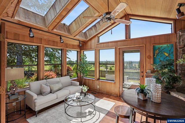 10725 Oak Dr SE, Salem, OR 97306