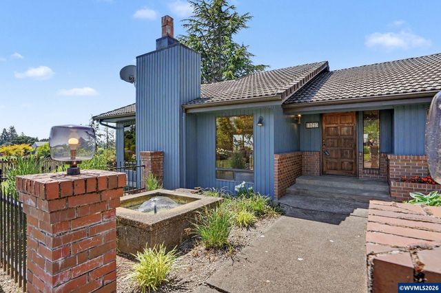 10725 Oak Dr SE, Salem, OR 97306