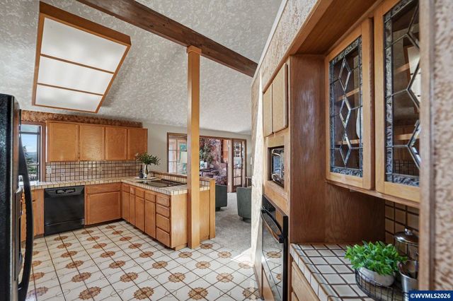 10725 Oak Dr SE, Salem, OR 97306