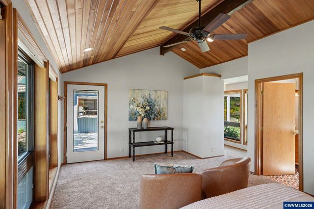 10725 Oak Dr SE, Salem, OR 97306