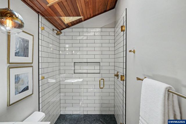 10725 Oak Dr SE, Salem, OR 97306