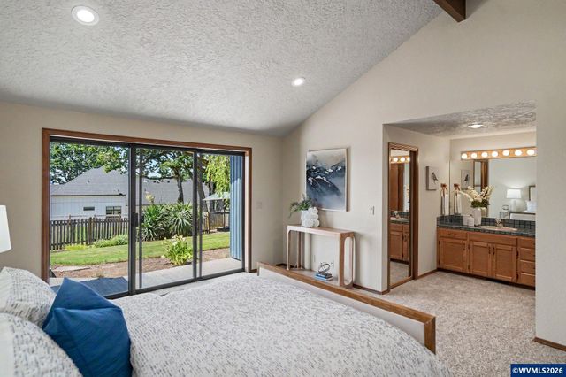 10725 Oak Dr SE, Salem, OR 97306