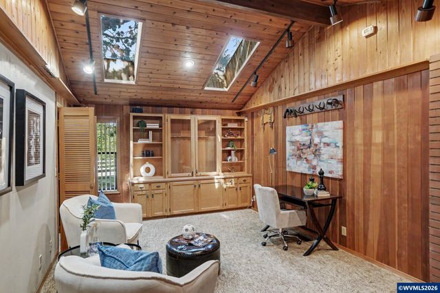 10725 Oak Dr SE, Salem, OR 97306