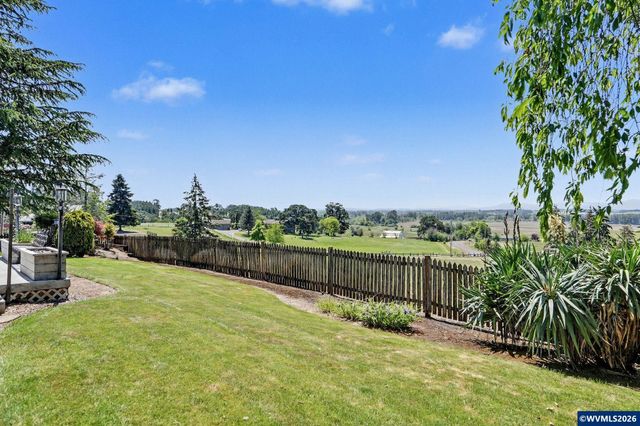 10725 Oak Dr SE, Salem, OR 97306