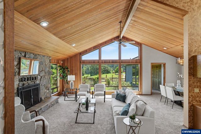 10725 Oak Dr SE, Salem, OR 97306