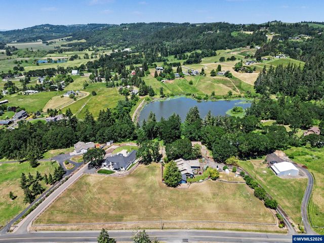 10725 Oak Dr SE, Salem, OR 97306