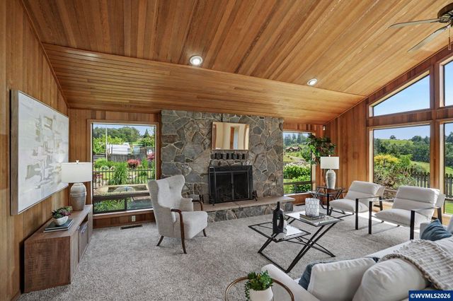 10725 Oak Dr SE, Salem, OR 97306