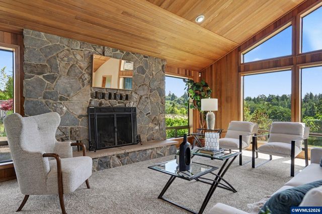 10725 Oak Dr SE, Salem, OR 97306