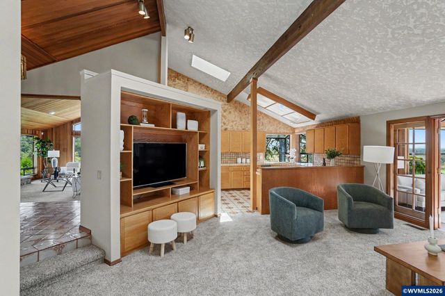 10725 Oak Dr SE, Salem, OR 97306