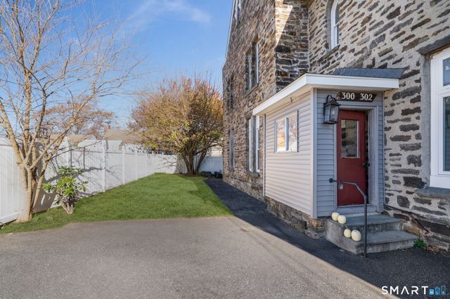 300-302 Soundview Avenue, Fairfield, CT 06825