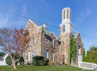 300-302 Soundview Avenue, Fairfield, CT 06825