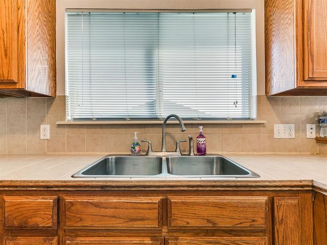 2340 Fruitful Drive, Midwest City, OK 73130