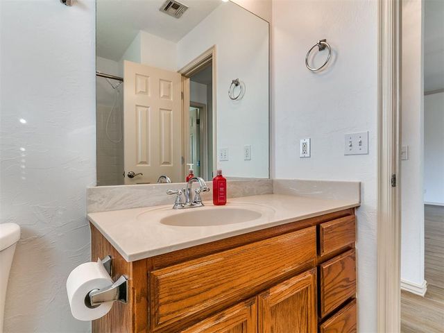 2340 Fruitful Drive, Midwest City, OK 73130