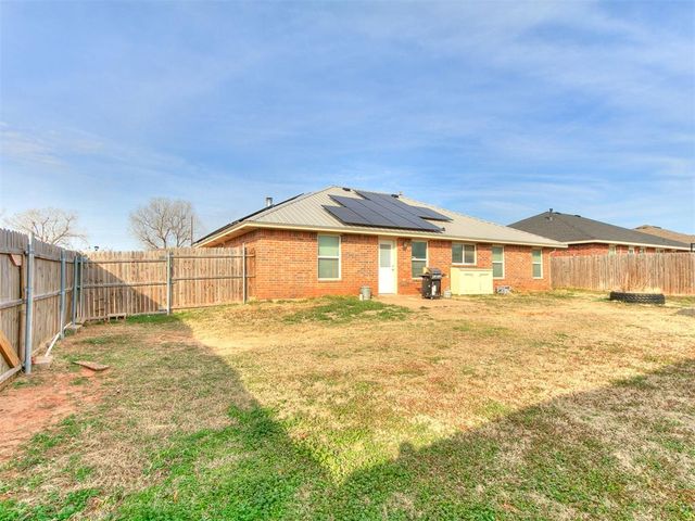 2340 Fruitful Drive, Midwest City, OK 73130