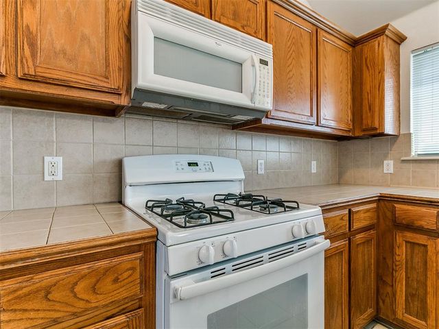 2340 Fruitful Drive, Midwest City, OK 73130