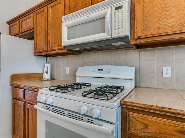 2340 Fruitful Drive, Midwest City, OK 73130