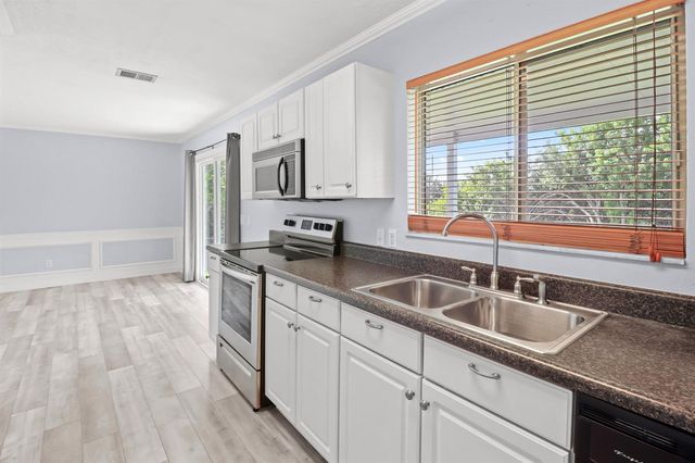 610 NW Billiar Avenue, Port St. Lucie, FL 34983