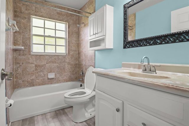 610 NW Billiar Avenue, Port St. Lucie, FL 34983