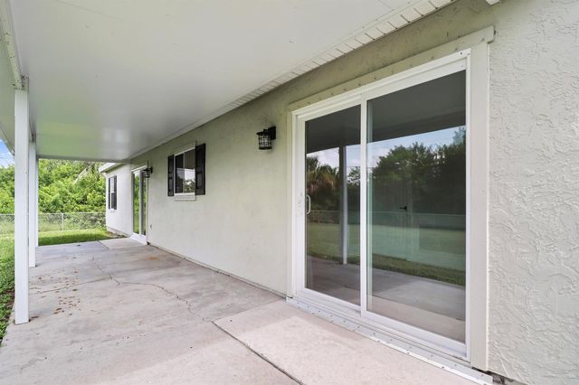 610 NW Billiar Avenue, Port St. Lucie, FL 34983