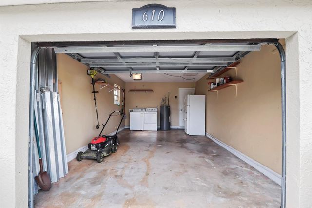 610 NW Billiar Avenue, Port St. Lucie, FL 34983