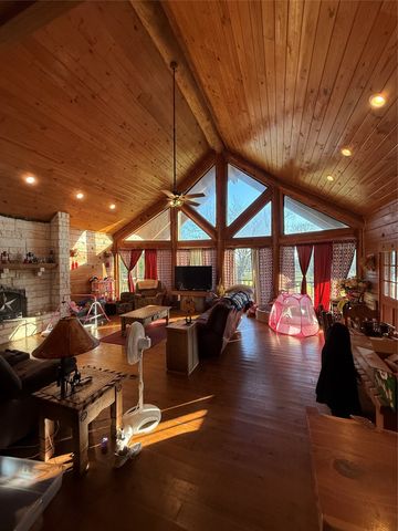 10857 County Road 4718, Larue, TX 75770