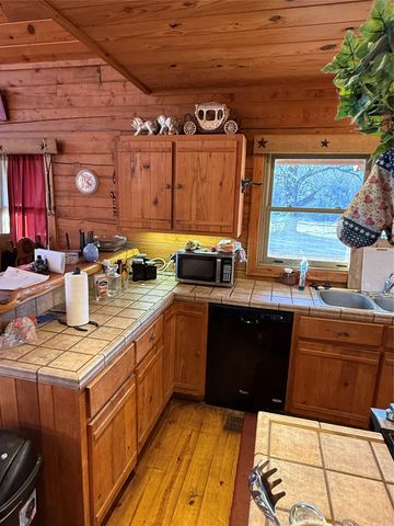 10857 County Road 4718, Larue, TX 75770