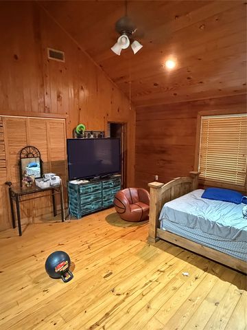 10857 County Road 4718, Larue, TX 75770