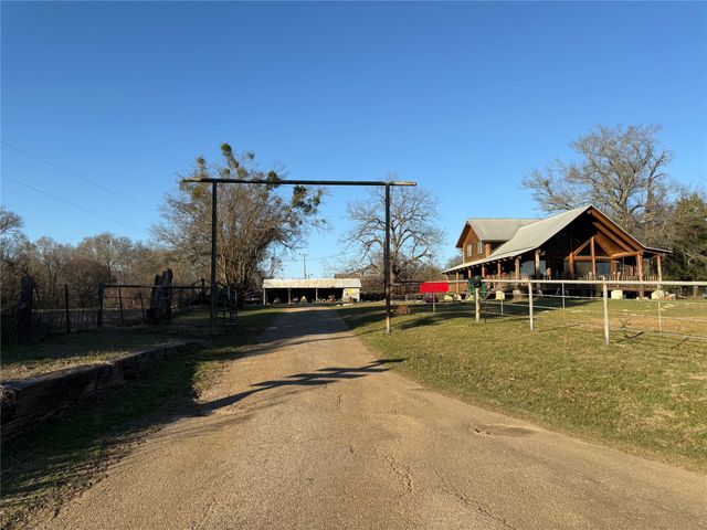 10857 County Road 4718, Larue, TX 75770