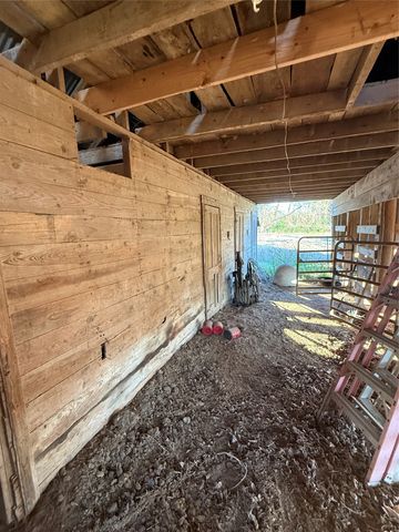 10857 County Road 4718, Larue, TX 75770