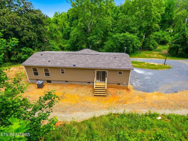 1009 S Gateway Ave, Rockwood, TN 37854