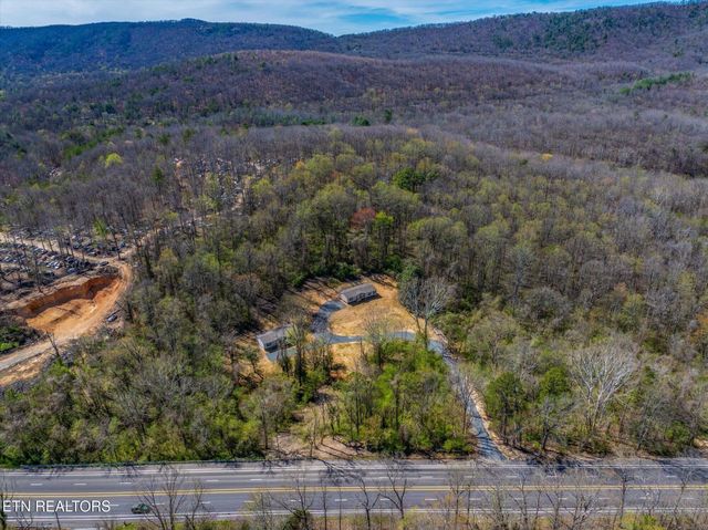1009 S Gateway Ave, Rockwood, TN 37854