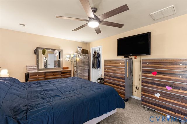 325 Taylor Farm Ln, Sandston, VA 23150