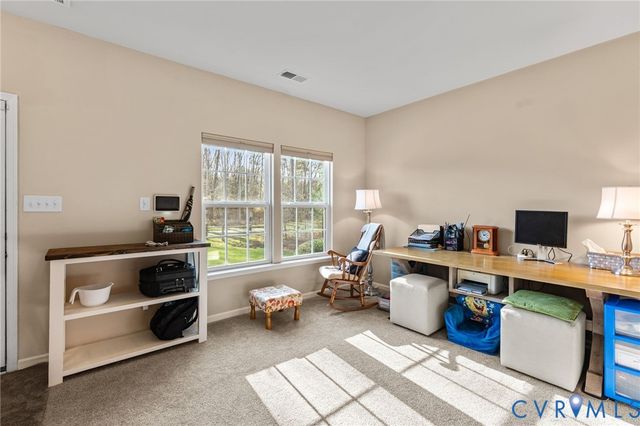 325 Taylor Farm Ln, Sandston, VA 23150