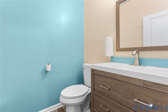 325 Taylor Farm Ln, Sandston, VA 23150