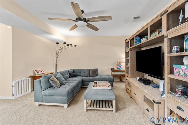 325 Taylor Farm Ln, Sandston, VA 23150