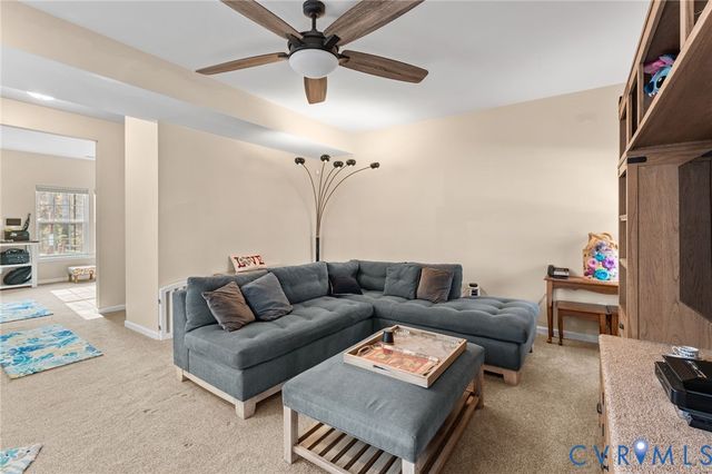 325 Taylor Farm Ln, Sandston, VA 23150