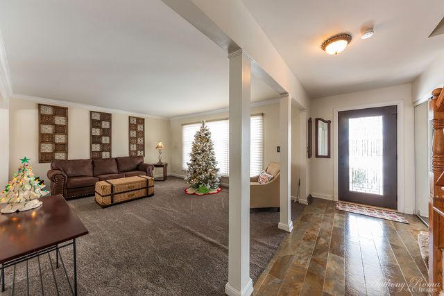 533 N Beck Road, Lindenhurst, IL 60046