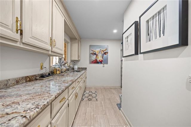6955 Harlow Drive, High Point, NC 27263
